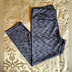 LIKE NEW! Cropped Running Tights